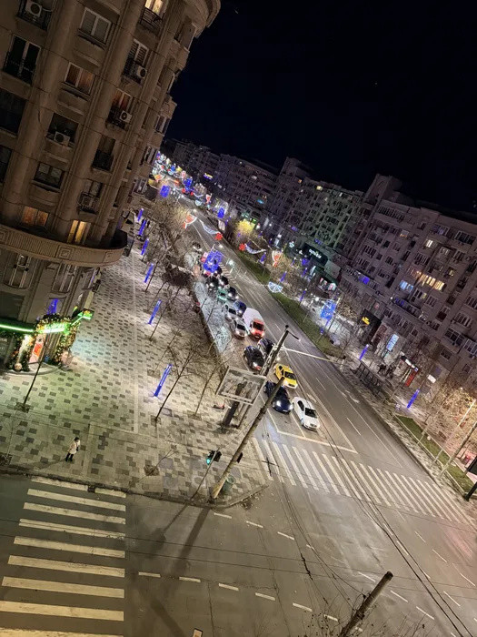 apartament decomandat de inchiriat cu 3 camere  in zona Decebal 