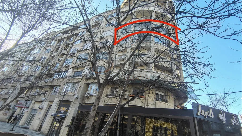 apartament decomandat de inchiriat cu 3 camere  in zona Decebal 