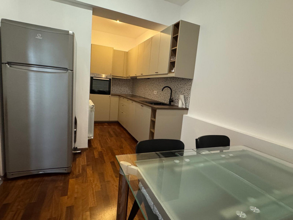 apartament decomandat de inchiriat cu 3 camere  in Herastrau 