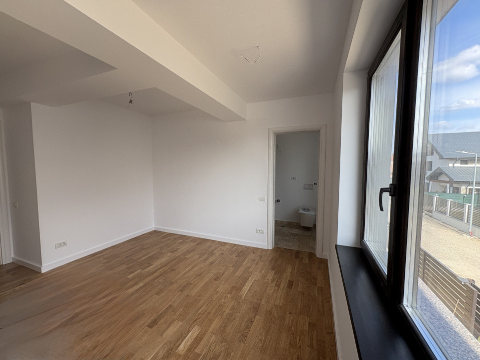 Vila lux tip duplex 5 camere Otopeni de vanzare