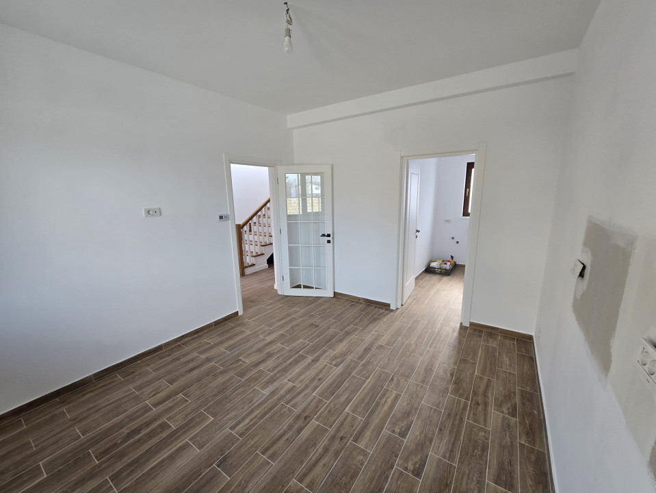 Vila 4 camere Tunari cartierul scriitorilor De vanzare