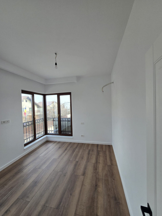 Vila 4 camere Tunari cartierul scriitorilor De vanzare