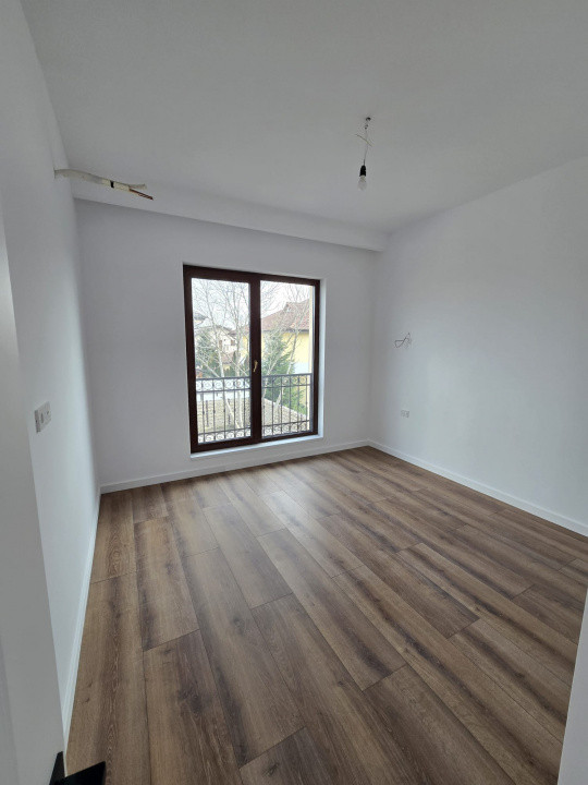 Vila 4 camere Tunari cartierul scriitorilor De vanzare