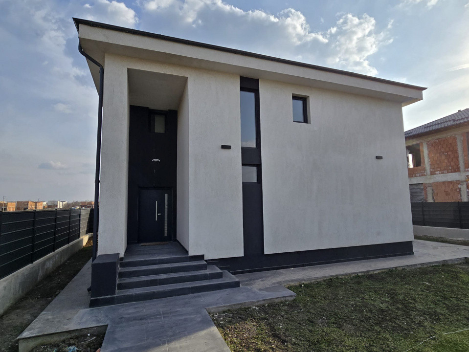 Vila 4 camere Tunari de vanzare