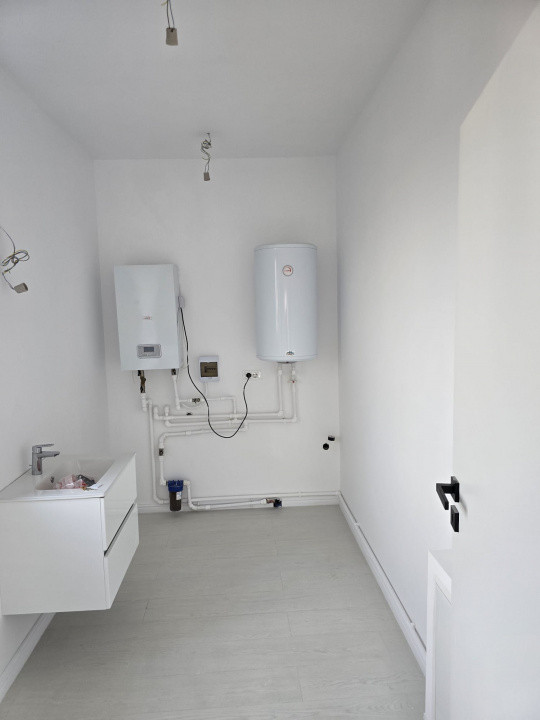 Vila 4 camere Tunari de vanzare