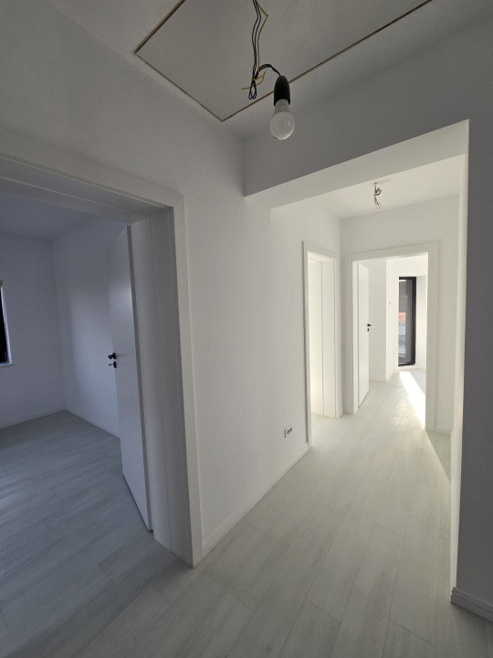 Vila 4 camere Tunari de vanzare