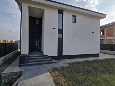 Vila 4 camere Tunari de vanzare