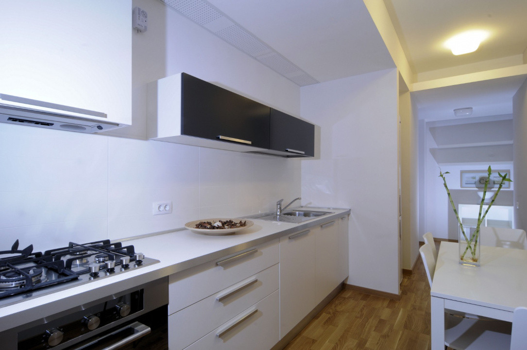 De închiriat apartament 4 camere - Băneasa – Complex Privighetorilor