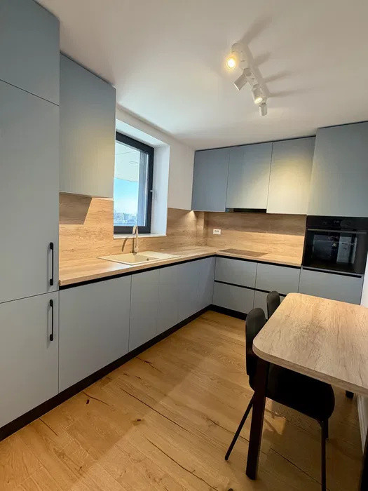 apartament de inchiriat cu 2 camere in City Point Aviatiei