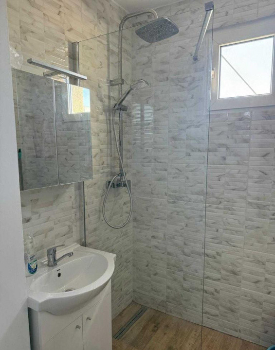 Apartament 2 camere semidecomandat - prima inchiriere - Piata Minis