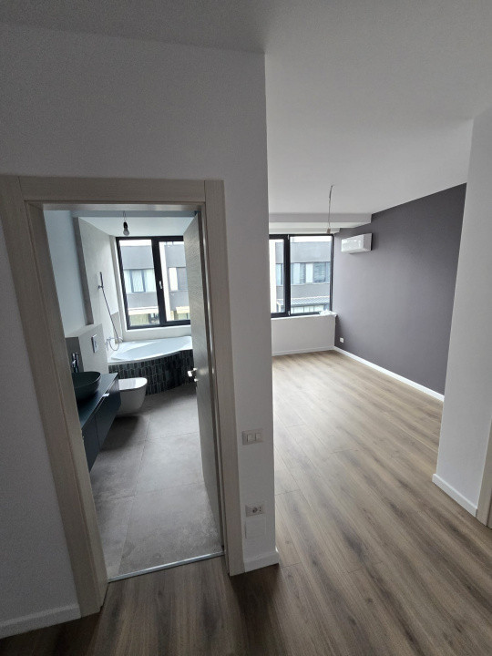 Vila 5 Camere Jolie Ville Pipera, in residence Privat, de vanzare!