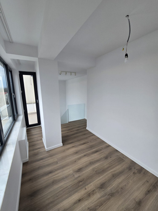 Vila 5 Camere Jolie Ville Pipera, in residence Privat, de vanzare!