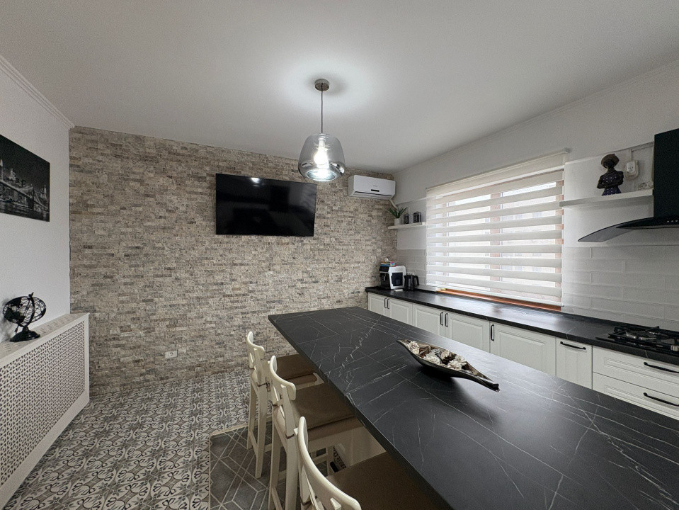 apartament de inchiriat cu 4 camere  in zona  Bucurestii Noi 