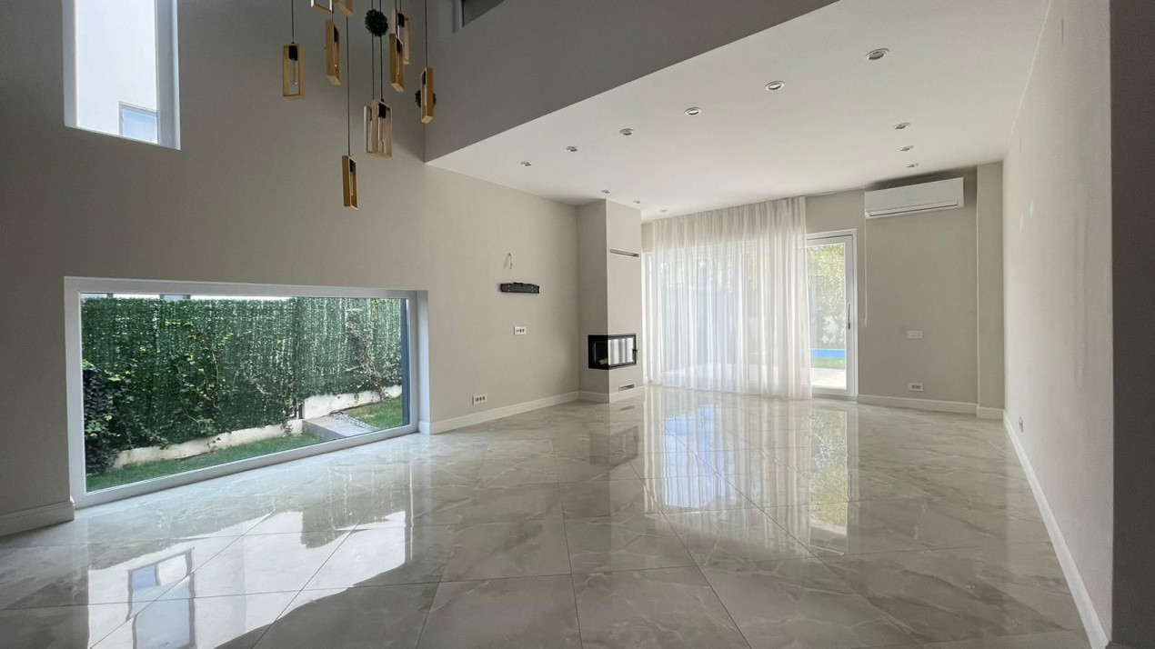 Vila 4 camere Pipera, piscina exterioara si garaj, de vanzare!