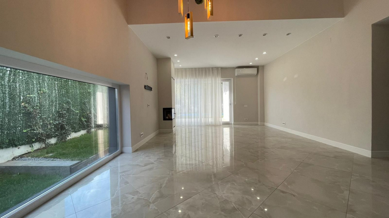 Vila 4 camere Pipera, piscina exterioara si garaj, de vanzare!