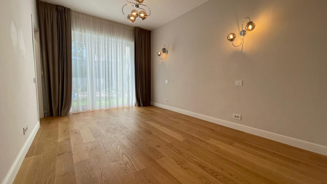 Vila 4 camere Pipera, piscina exterioara si garaj, de vanzare!