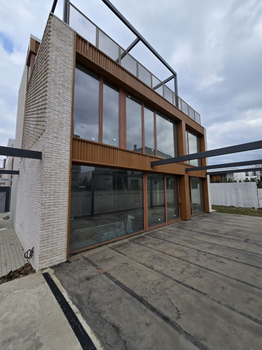 Vila 6 camere Pipera terasa panoramica, de vanzare!