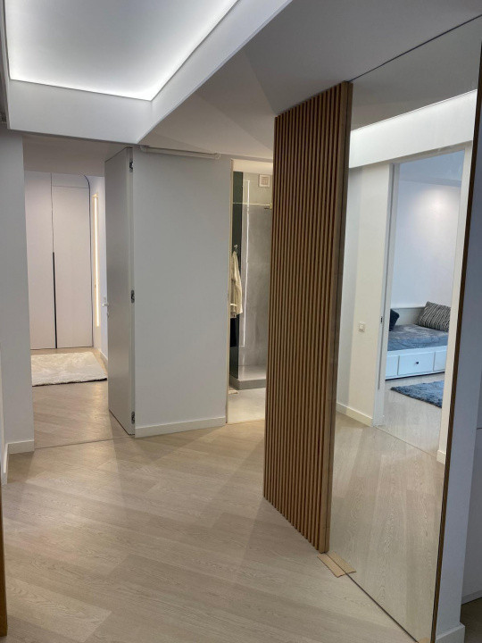 Apartament decomandat de vanzare cu 3 camere in Cortina North