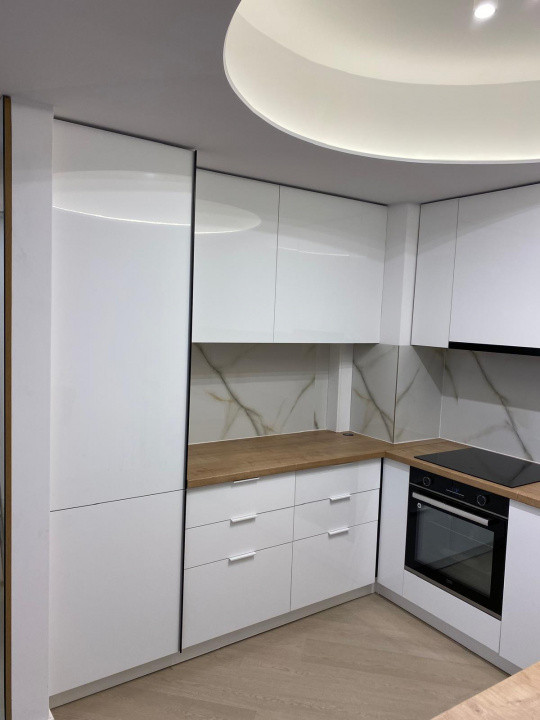 Apartament decomandat de vanzare cu 3 camere in Cortina North