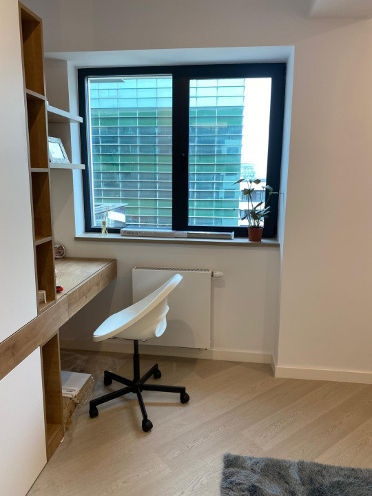 Apartament decomandat de vanzare cu 3 camere in Cortina North