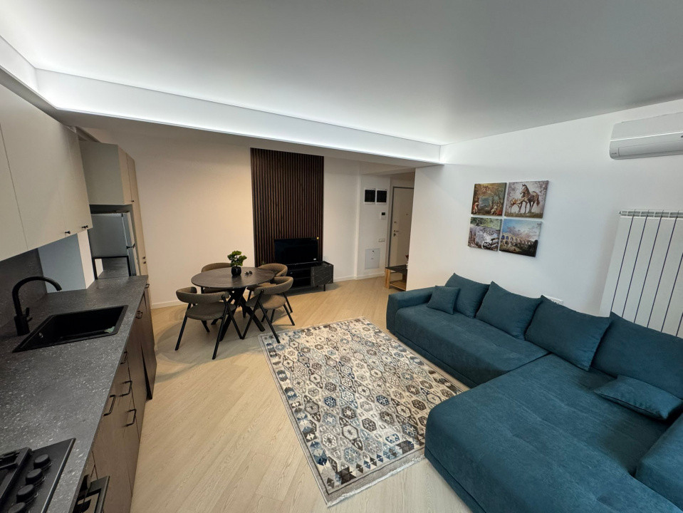 Apartament decomandat de inchiriat cu 2 camere  in Pipera 