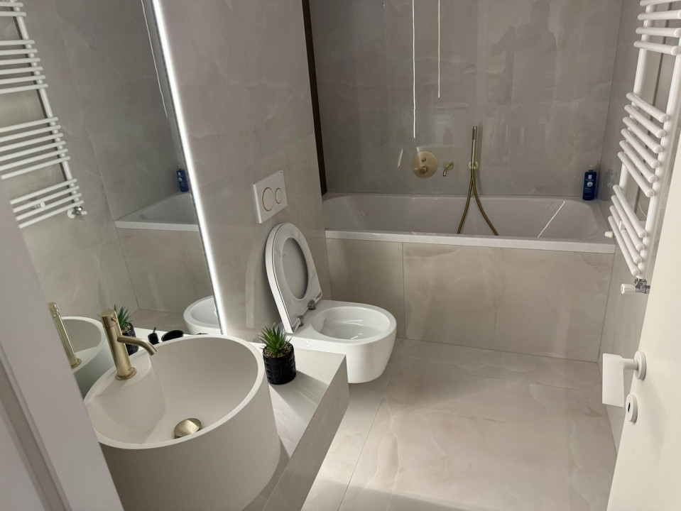 Apartament decomandat de inchiriat cu 2 camere  in Pipera 