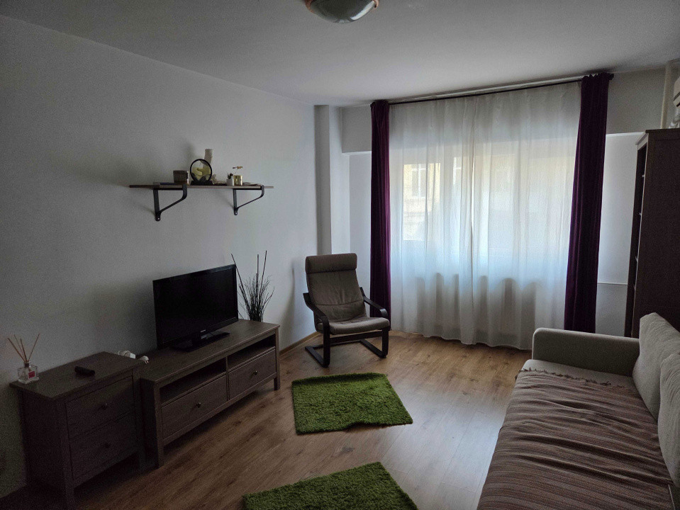 Garsonieră  în zona Piața Universității