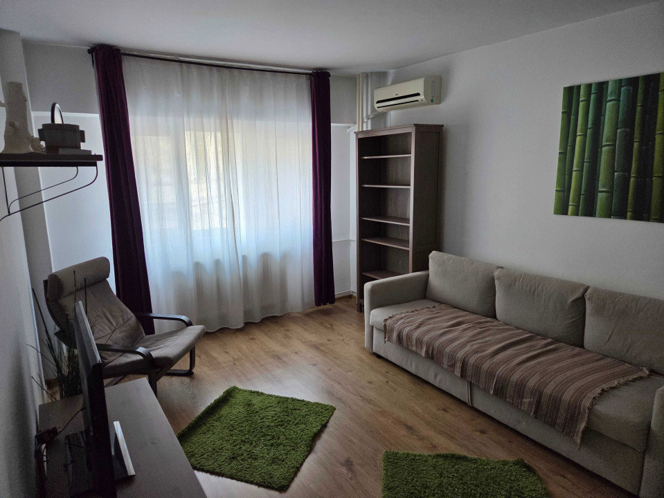 Garsonieră  în zona Piața Universității