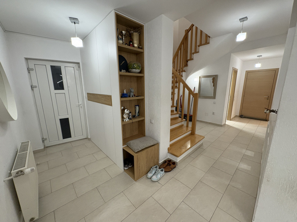 Vila individuala 5 camere Otopeni de vanzare