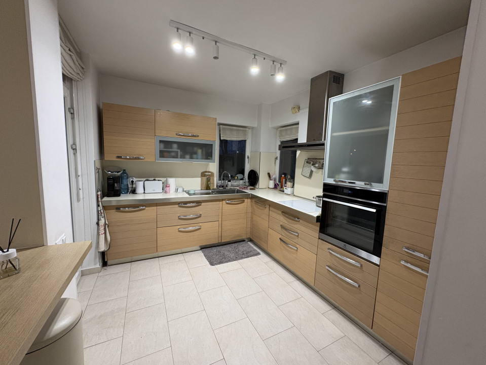 Vila individuala 5 camere Otopeni de vanzare