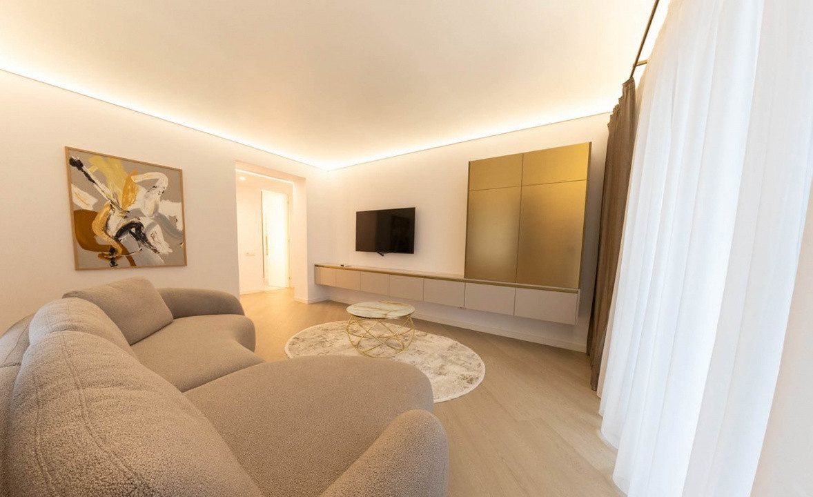 3 camere Cortina North, 104 mp, terasa 25 mp, parcare