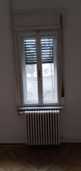 Casa individuala 4 camere, 2 bai, centrala proprie, curte, garaj,zona Floreasca 