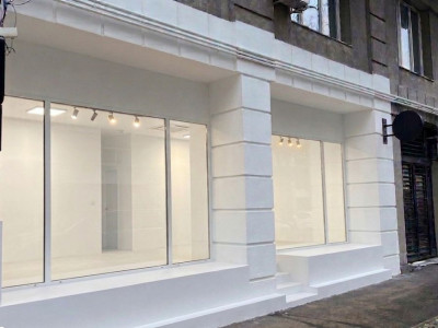 Spatiu comercial 40 mp, parter, stradal, vad intens, vitrina, Calea Victoriei
