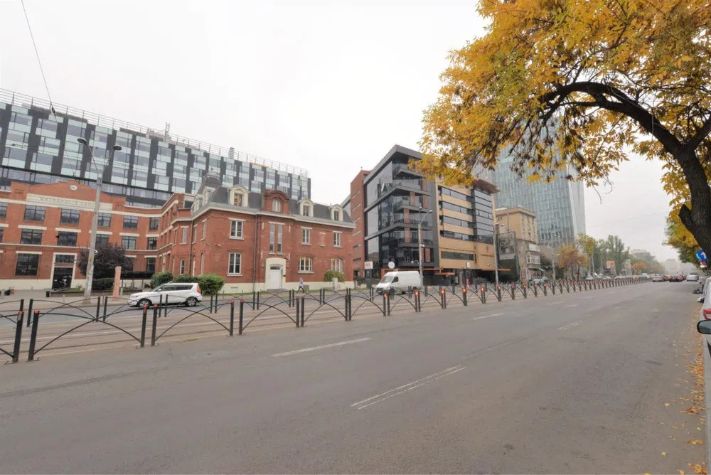 apartament nemobilat de inchiriat in zona Stefan cel mare