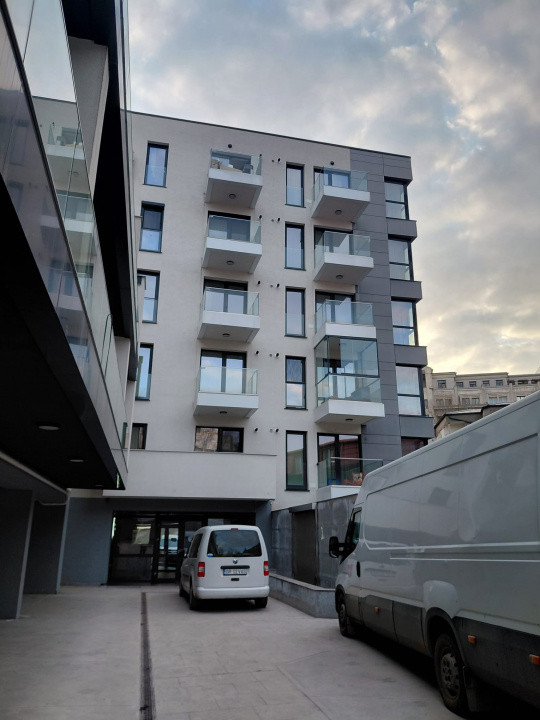 Apartement 4 camere cu terasa Piata Unirii