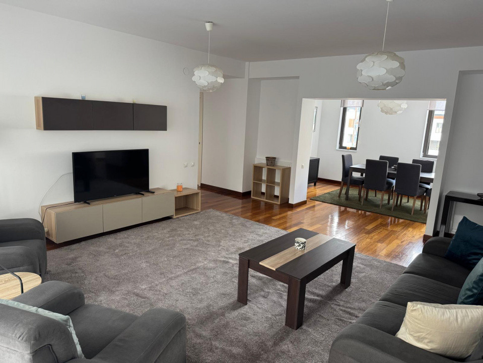 Închiriere apartament de 5 camere de lux în zona Herăstrău