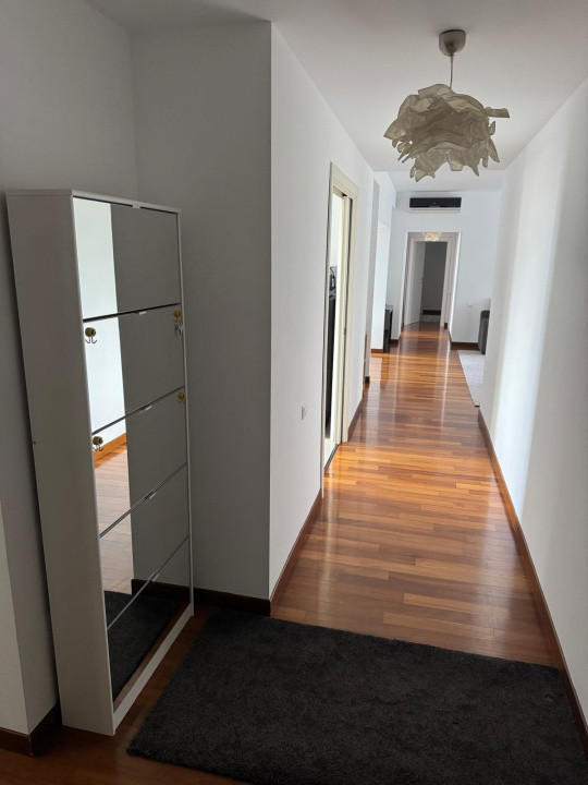 Închiriere apartament de 5 camere de lux în zona Herăstrău