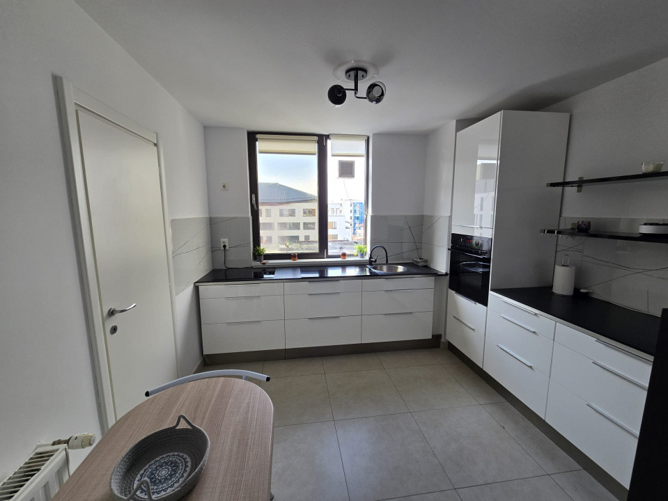 Închiriere apartament de 5 camere de lux în zona Herăstrău