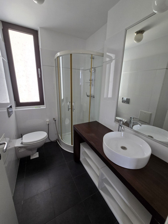 Închiriere apartament de 5 camere de lux în zona Herăstrău