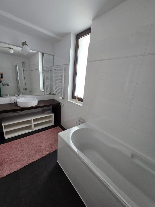 Închiriere apartament de 5 camere de lux în zona Herăstrău