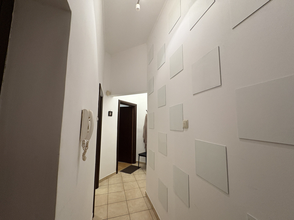 Apartament de vânzare cu 2 camere în zona Dacia 
