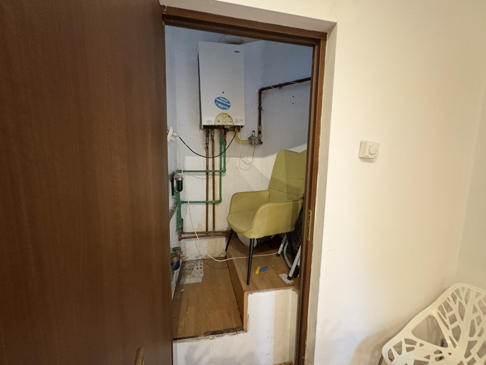 Apartament de vânzare cu 2 camere în zona Dacia 