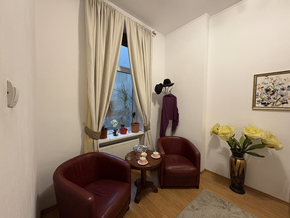 Apartament de vânzare cu 2 camere în zona Dacia 