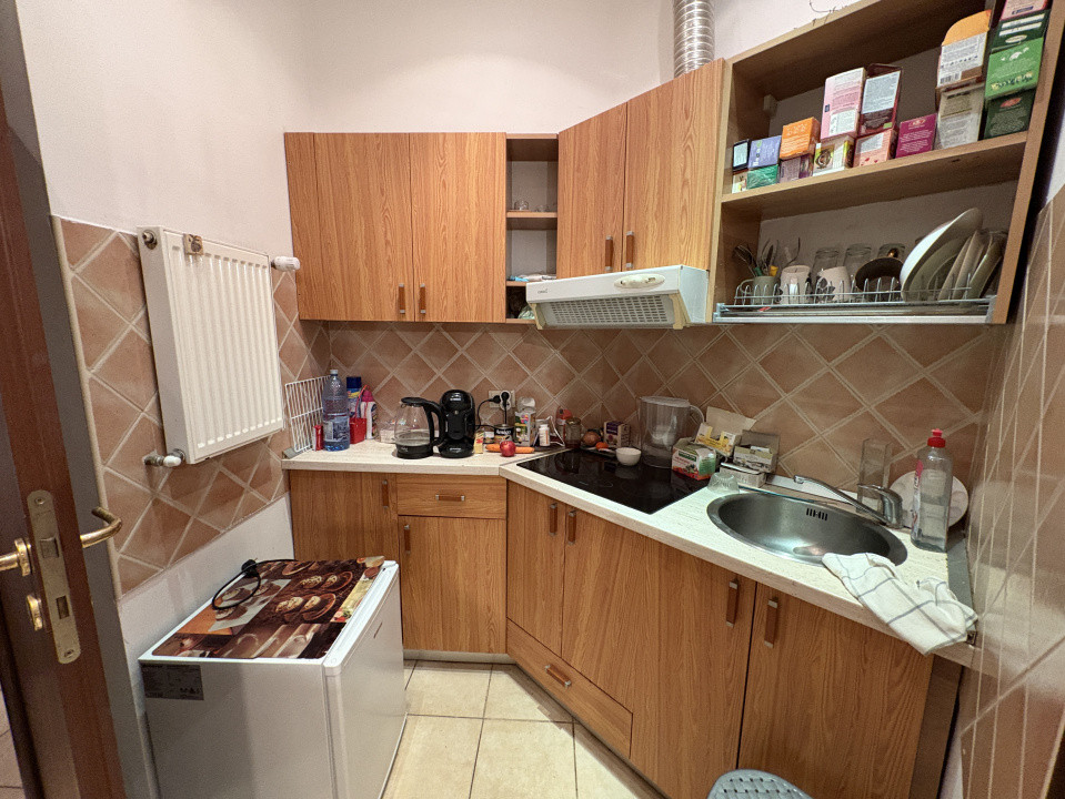 Apartament de vânzare cu 2 camere în zona Dacia 