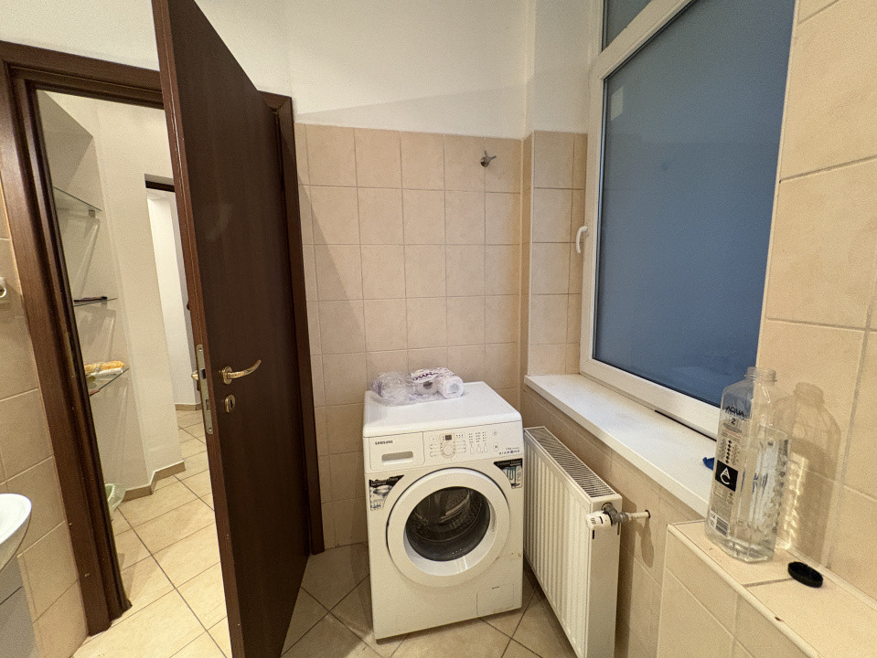 Apartament de vânzare cu 2 camere în zona Dacia 