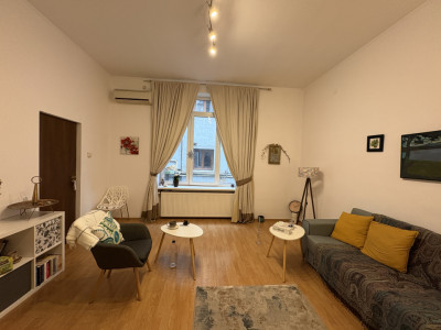 Apartament de vânzare cu 2 camere în zona Dacia 