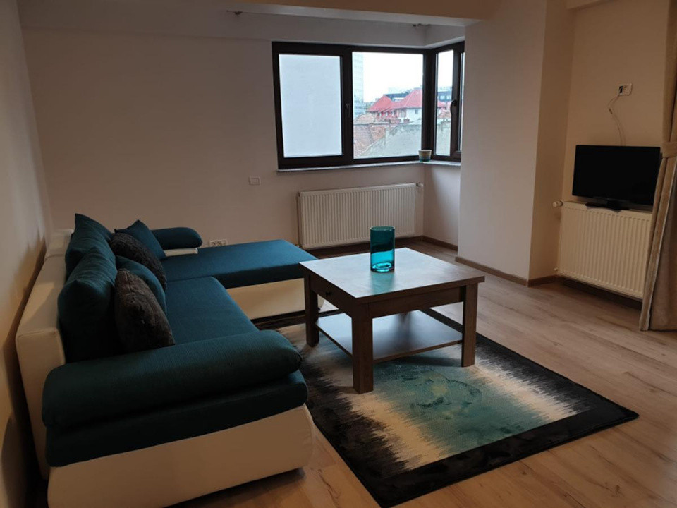 apartament de inchiriat cu 2 camere  in Victoriei + Parcare 