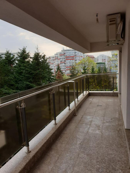 apartament de inchiriat cu 2 camere  in Victoriei + Parcare 