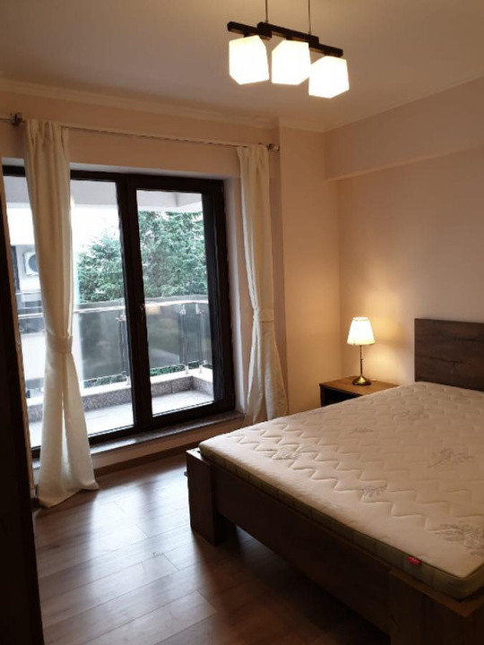 apartament de inchiriat cu 2 camere  in Victoriei + Parcare 