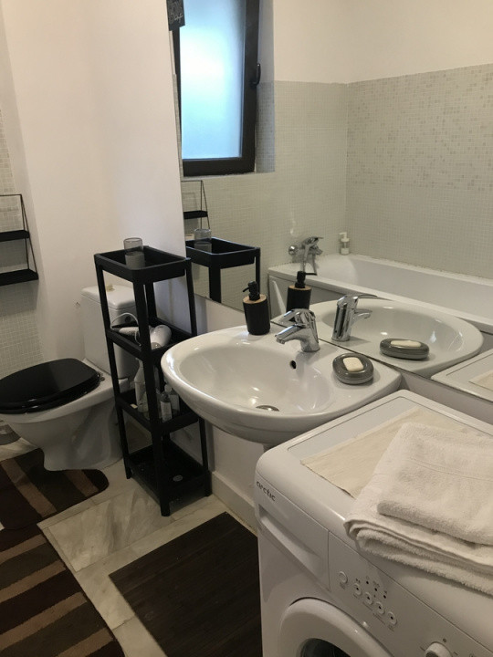 Apartament in vila birou/comercial